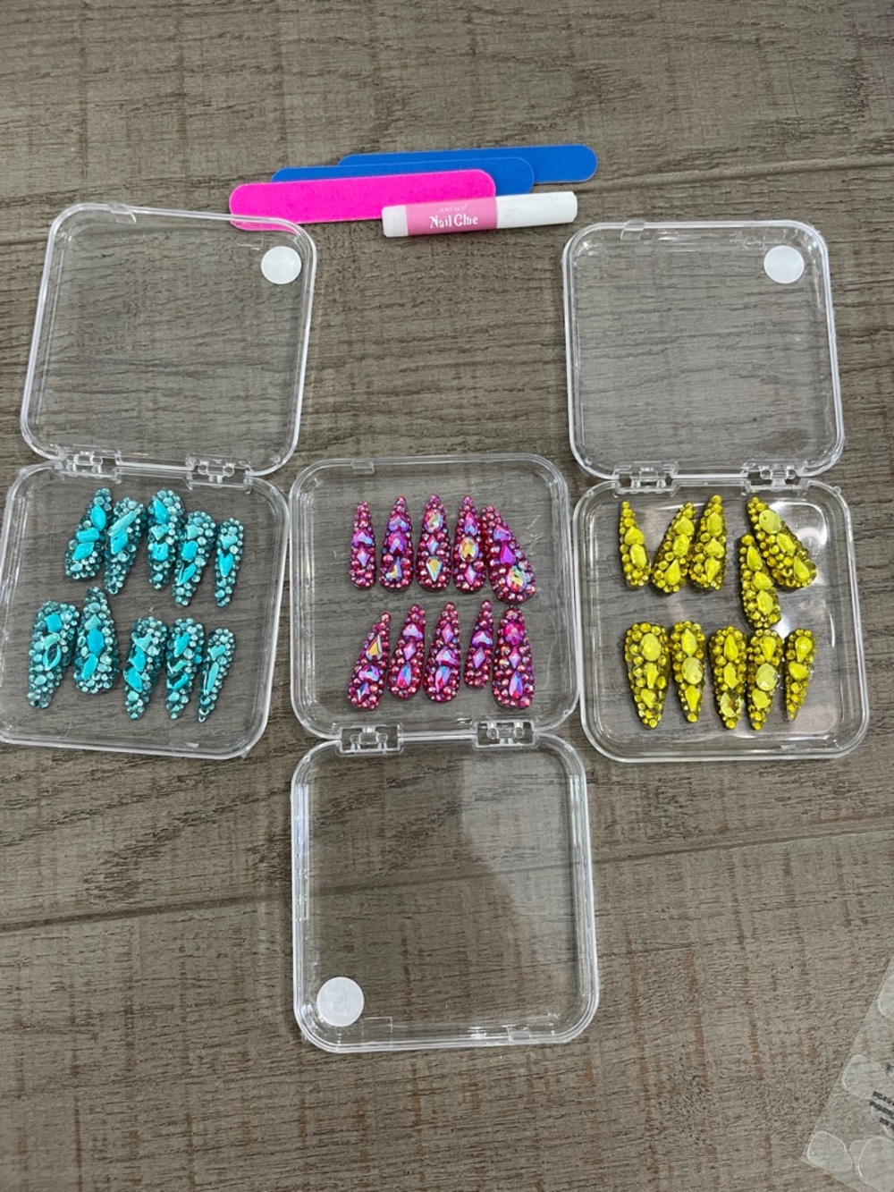 Rhinestone press on nails
